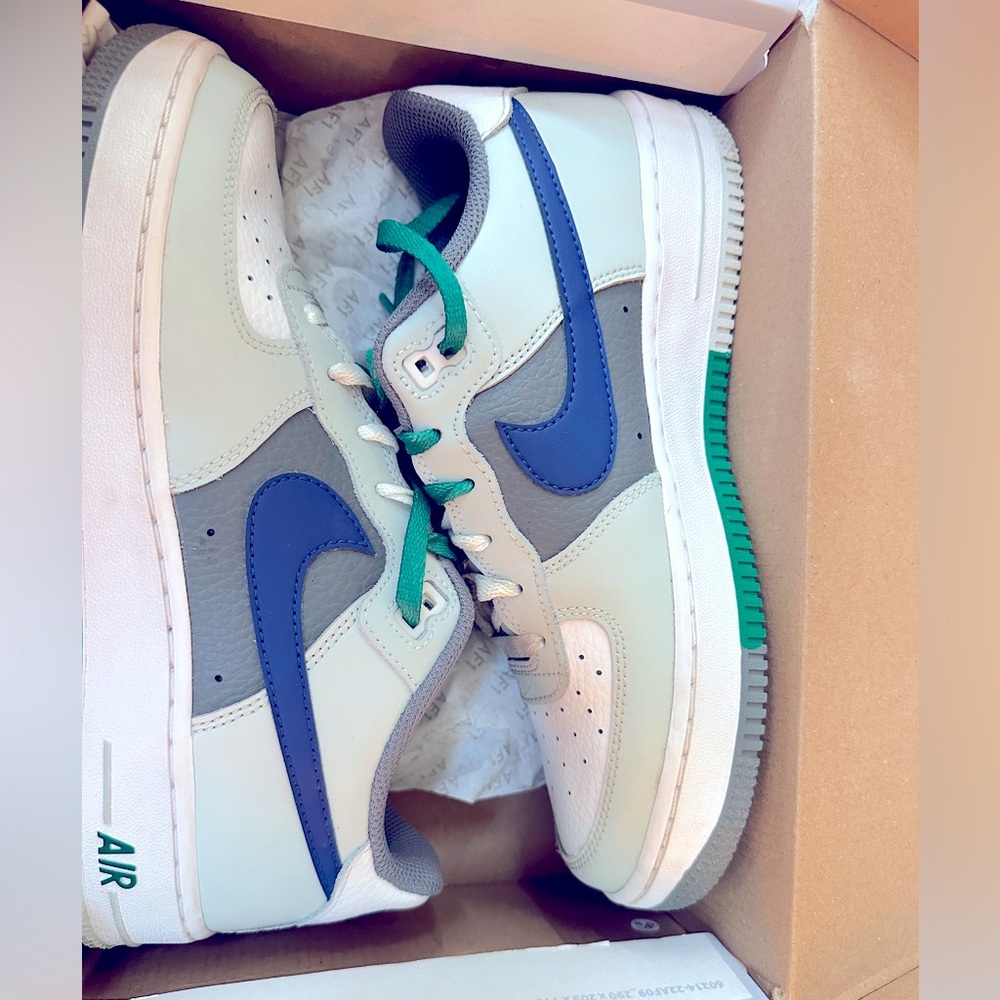 Air Force 1 LV8 1 - Size 7